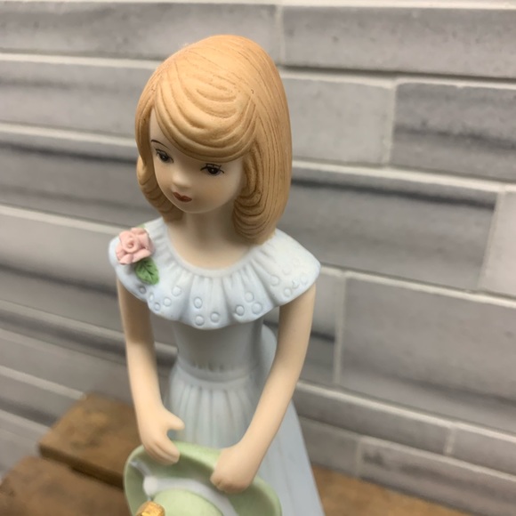 Vintage Enesco Growing Up Ceramic Birthday Girls Figurine -14 Yrs Old - Picture 4 of 6